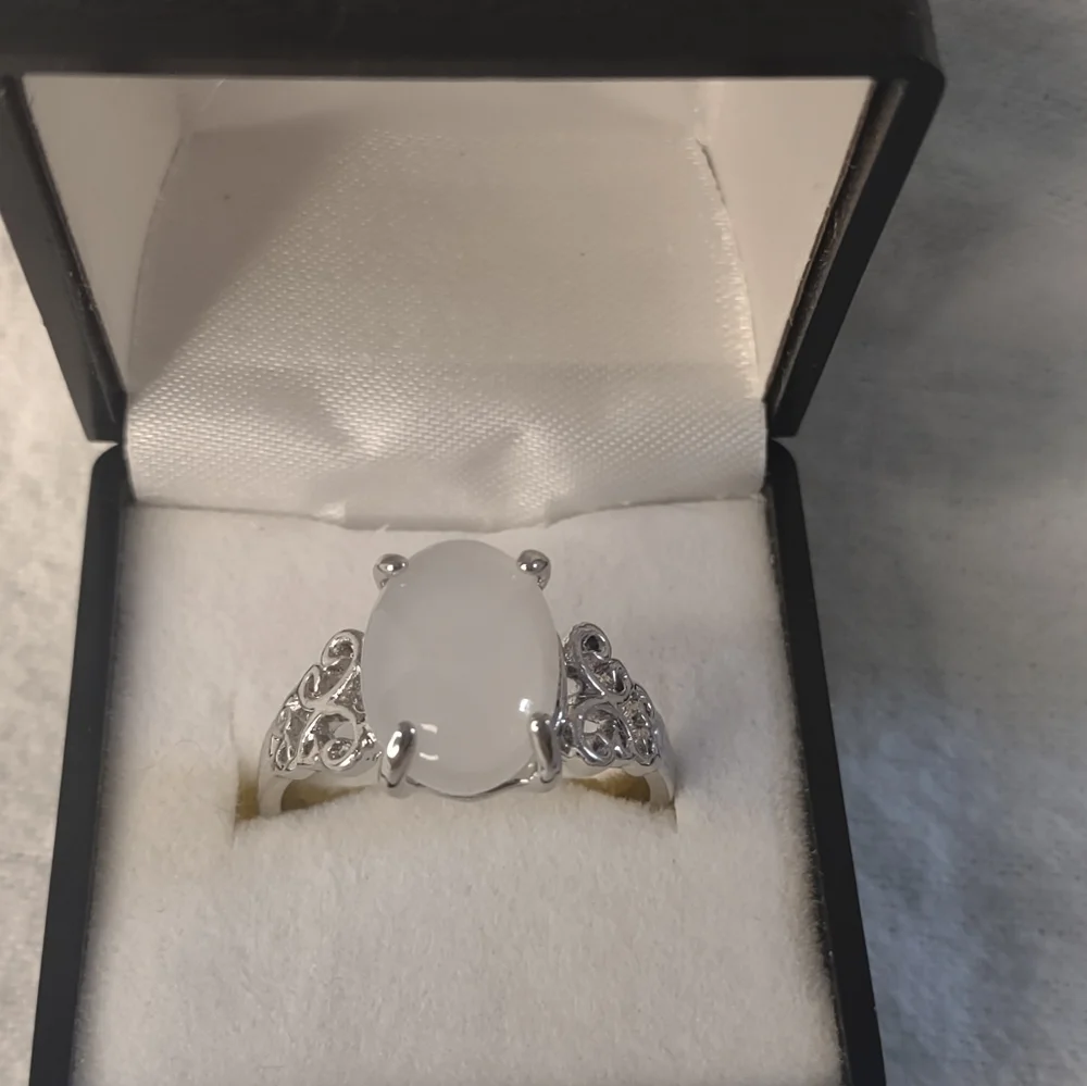 New women's white size 10 1/4 ring